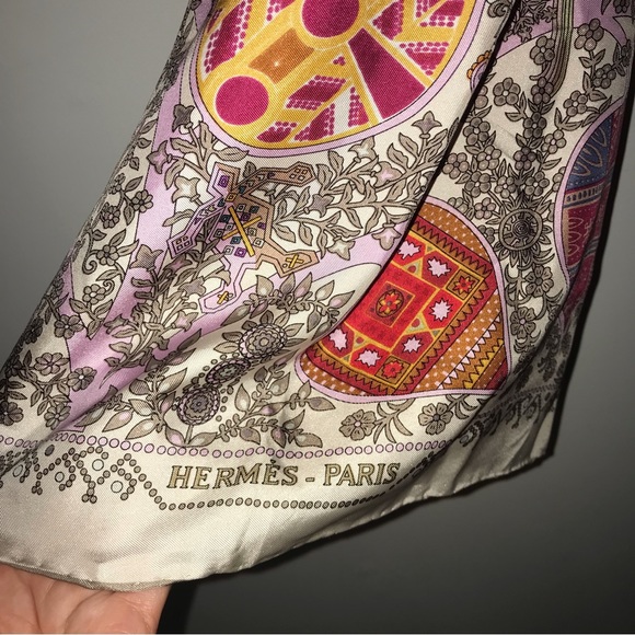 Designer-Style Scarf! It says Hermes but I can’t guarantee authenticity. VGUC. - Picture 2 of 7